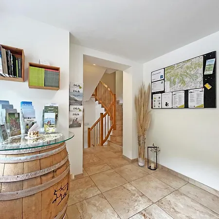 Frechhof 슈라드밍